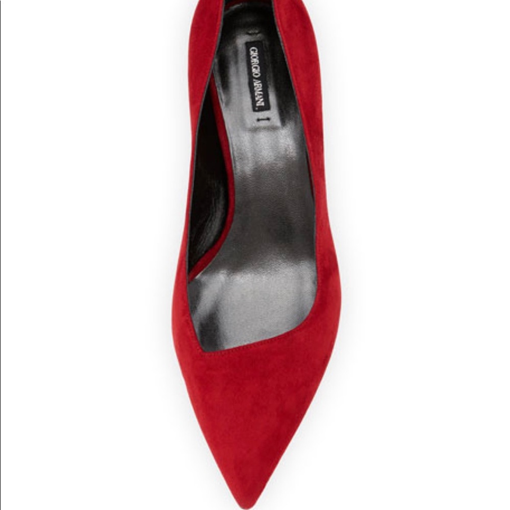 GIORGIO ARMANI
Asymmetric Point-Toe Suede Pump